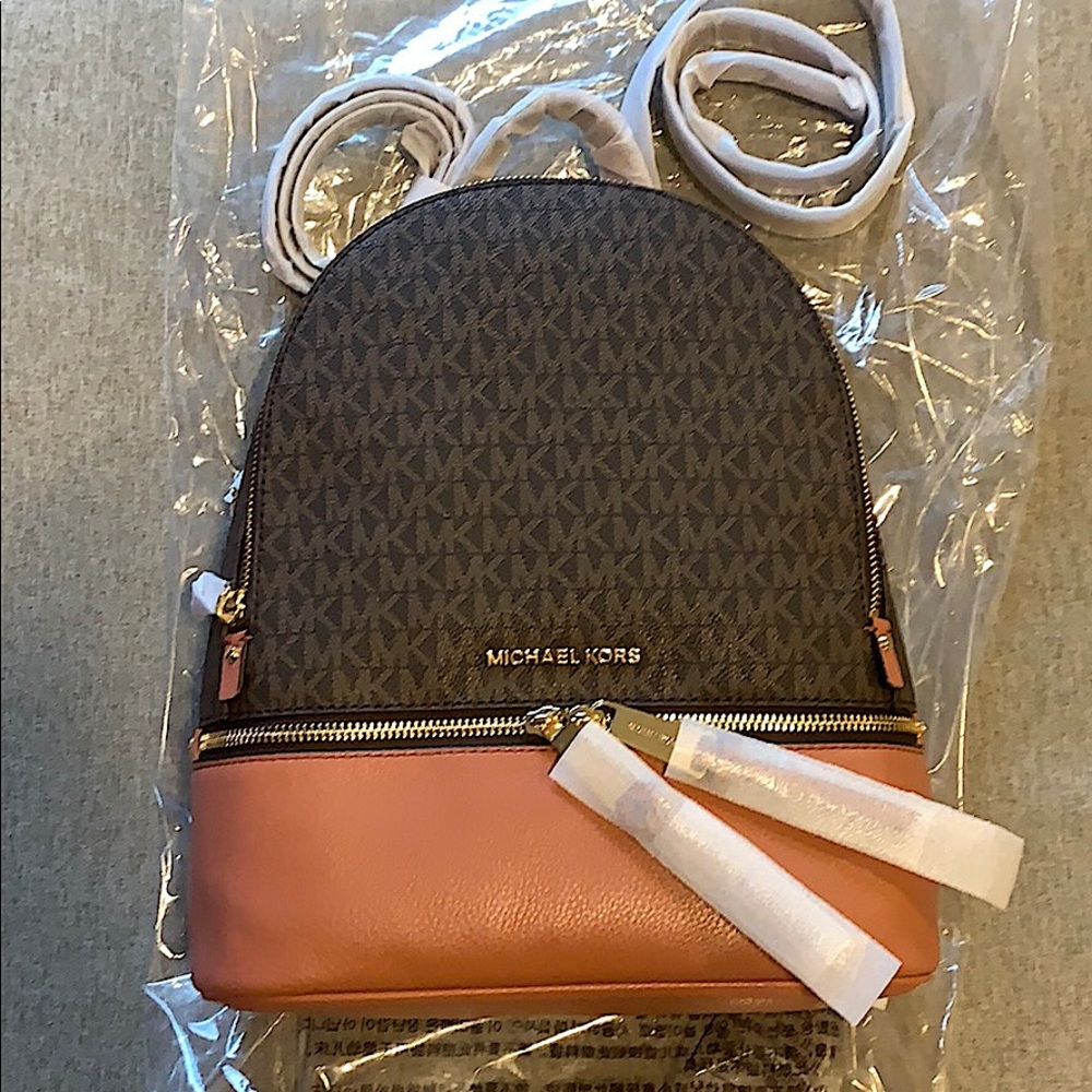 MICHAEL Michael Kors Rhea Logo Print Zip Backpack 🎒 - Picture 8 of 14